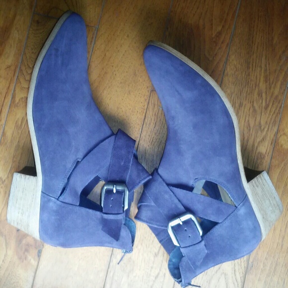 Sole Society Shoes - NWOT Sole Society Azure booties